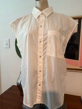 AMO White Sleeveless Button-Down Shirt